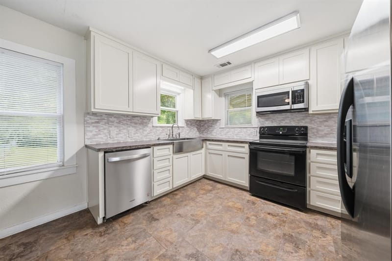 603 E Avenue A, Valley Mills TX 76689 - Photo 30