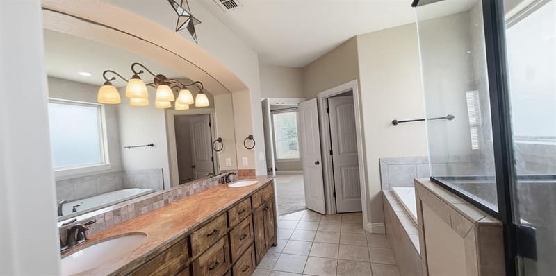 608 Donna Circle, Granbury TX 76049 - Photo 32