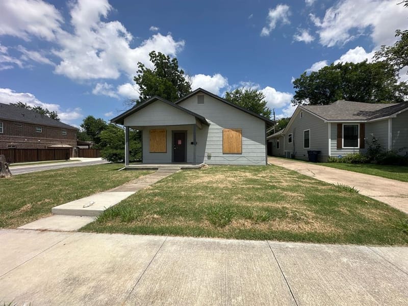 3301 Frazier Avenue, Fort Worth TX 76110 - Photo 2