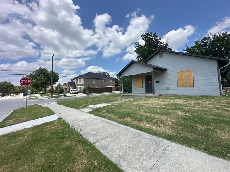 3301 Frazier Avenue, Fort Worth TX 76110 - Photo 6