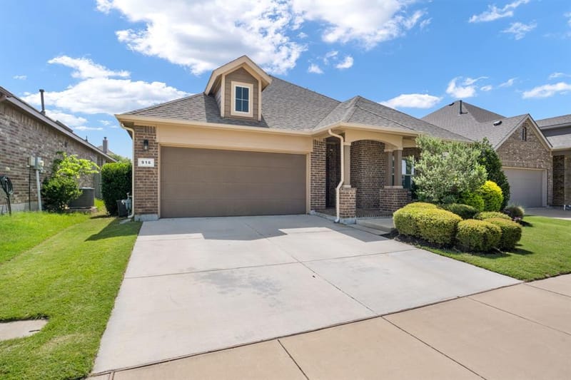 916 Hawks Way, Argyle TX 76226 - Photo 2