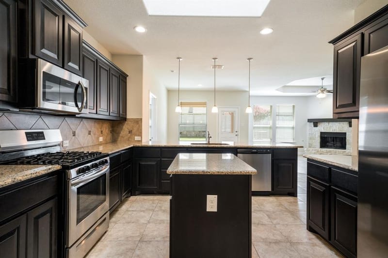 916 Hawks Way, Argyle TX 76226 - Photo 14