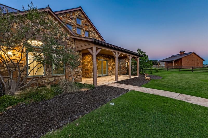 1023 Gene Perry Court, Bartonville TX 76226 - Photo 4