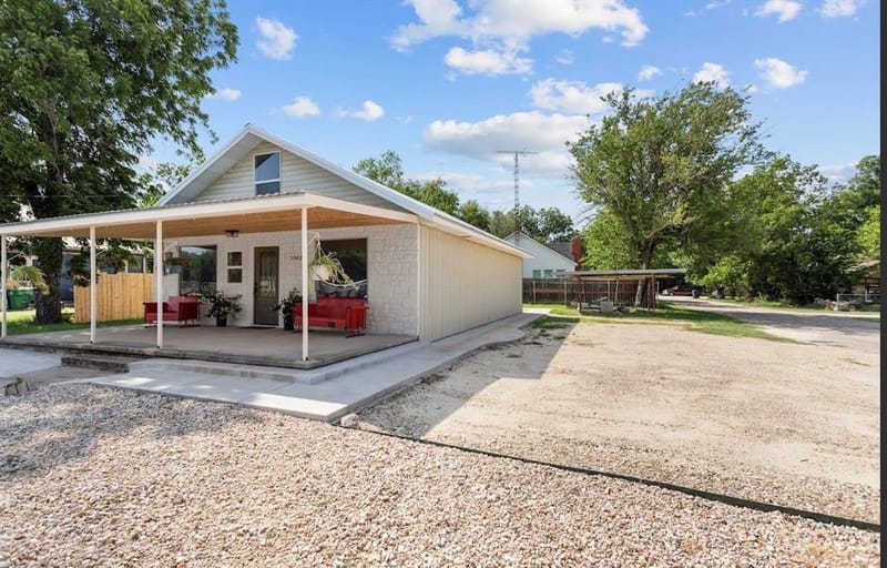 1003 W 5th Street, Clifton TX 76634 - Photo 2