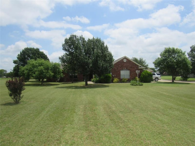 404 County Road 260, Gainesville TX 76240 - Photo 2