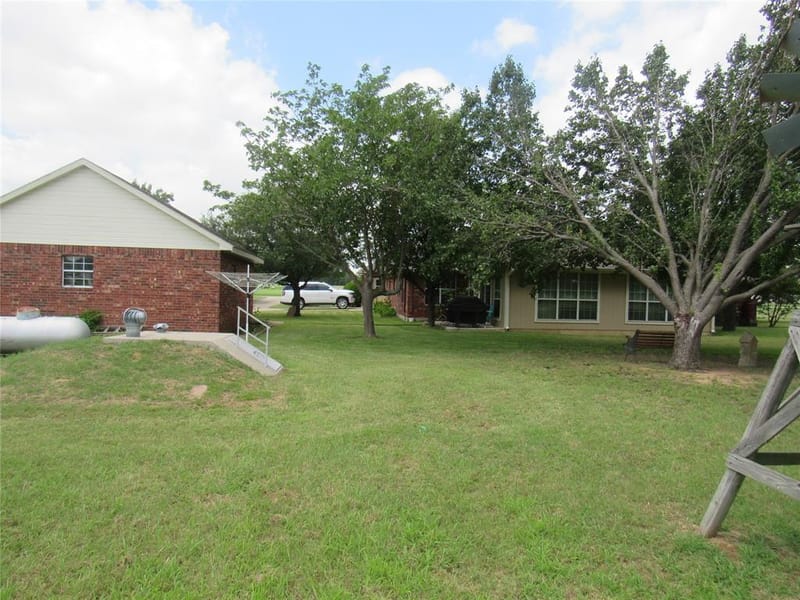 404 County Road 260, Gainesville TX 76240 - Photo 6