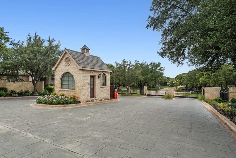 1917 Queensbridge Court, Keller TX 76262 - Photo 33