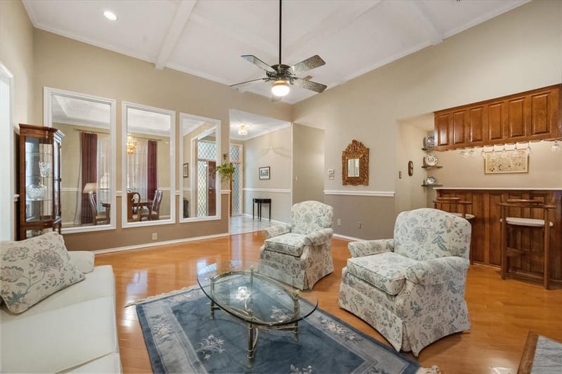 2105 Sleepy Hollow Drive, Arlington TX 76006 - Photo 6