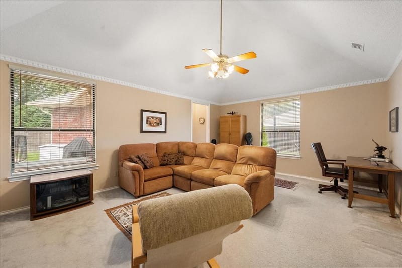 2105 Sleepy Hollow Drive, Arlington TX 76006 - Photo 13