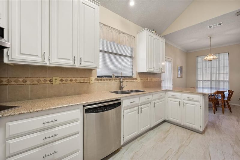 2105 Sleepy Hollow Drive, Arlington TX 76006 - Photo 20