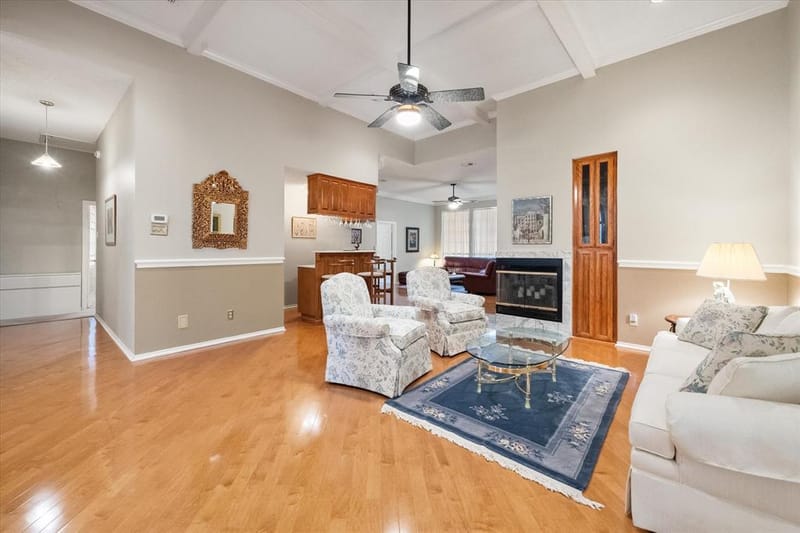 2105 Sleepy Hollow Drive, Arlington TX 76006 - Photo 10