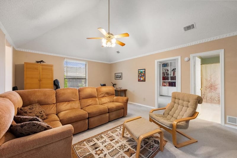 2105 Sleepy Hollow Drive, Arlington TX 76006 - Photo 14