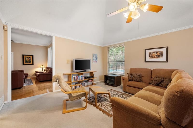 2105 Sleepy Hollow Drive, Arlington TX 76006 - Photo 15