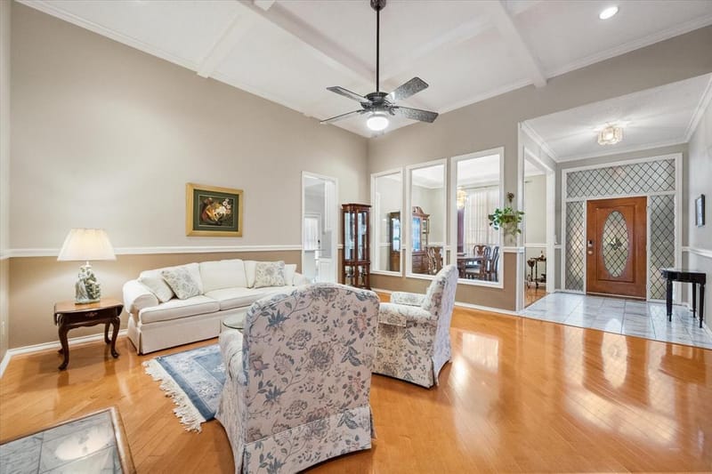 2105 Sleepy Hollow Drive, Arlington TX 76006 - Photo 8