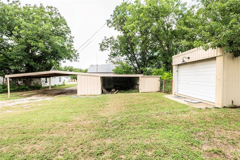 706 E Highway 82, Nocona TX 76255 - Photo 12