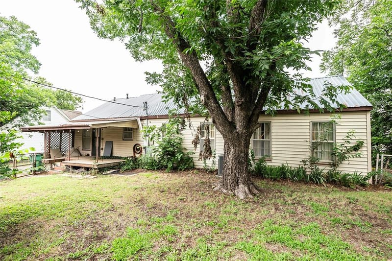 706 E Highway 82, Nocona TX 76255 - Photo 9