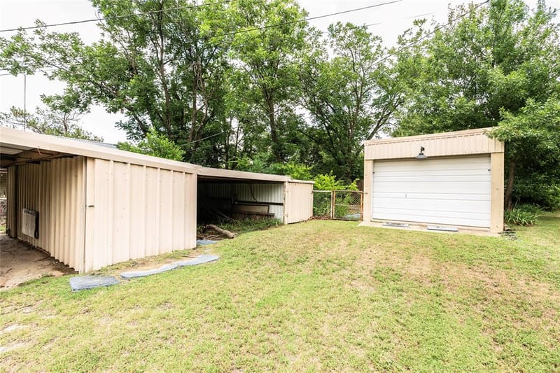 706 E Highway 82, Nocona TX 76255 - Photo 11