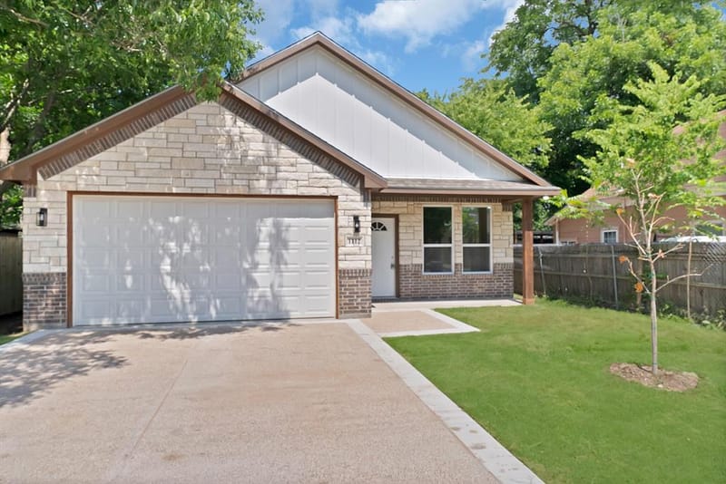 1112 Trinity Street, Cleburne TX 76031 - Photo 3