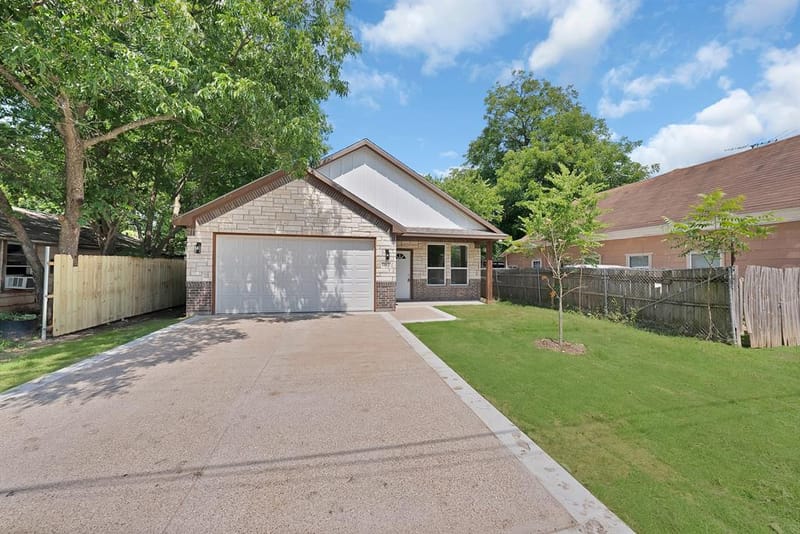 1112 Trinity Street, Cleburne TX 76031 - Photo 5
