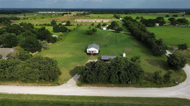 1306 Winn Road, Bowie TX 76230 - Photo 18