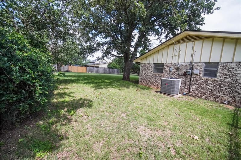 281 Oak Ridge Street, Jacksboro TX 76458 - Photo 33