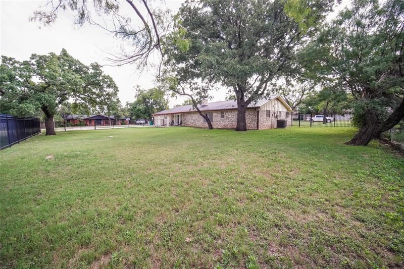 281 Oak Ridge Street, Jacksboro TX 76458 - Photo 31