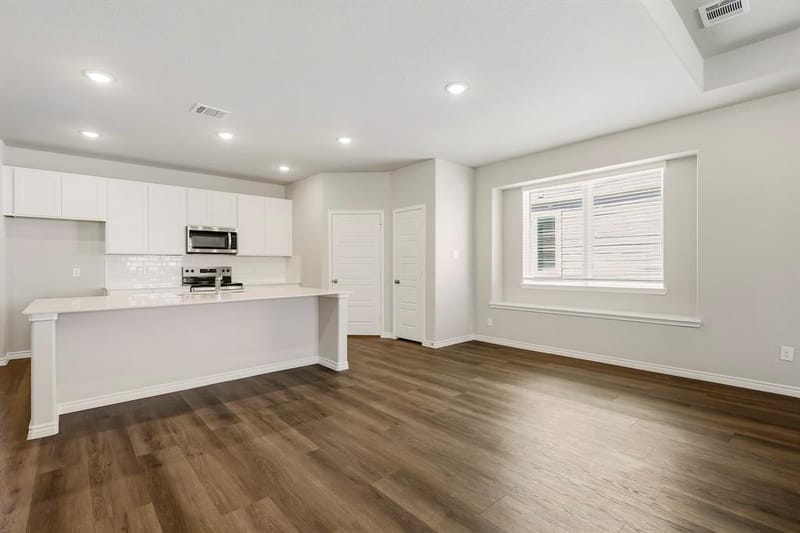 1120 Runway Road, Fort Worth TX 76131 - Photo 5