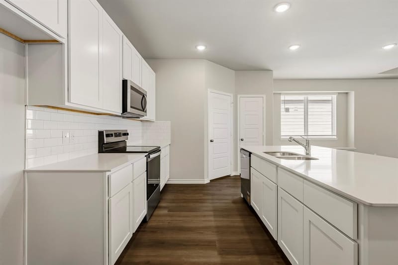 1120 Runway Road, Fort Worth TX 76131 - Photo 4