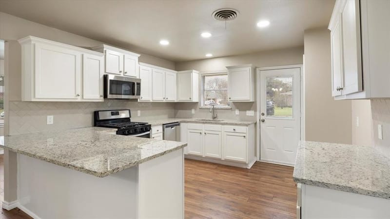 5229 Rutland Avenue, Fort Worth TX 76133 - Photo 7