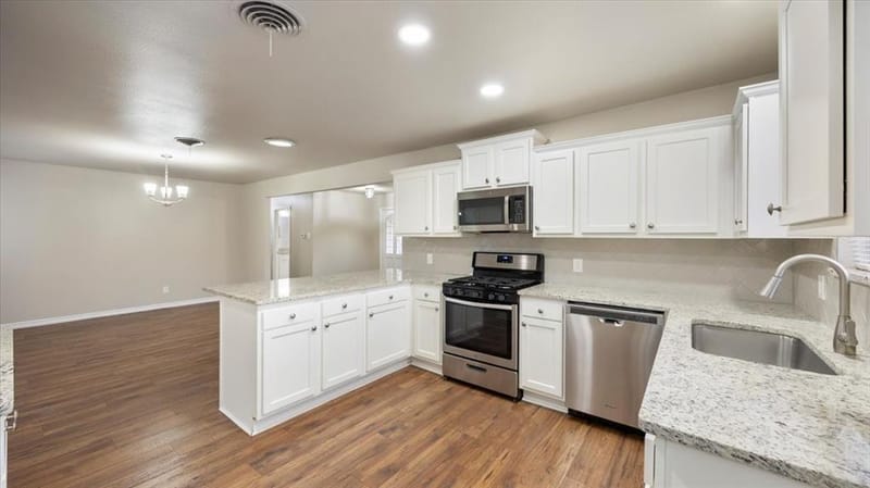 5229 Rutland Avenue, Fort Worth TX 76133 - Photo 8