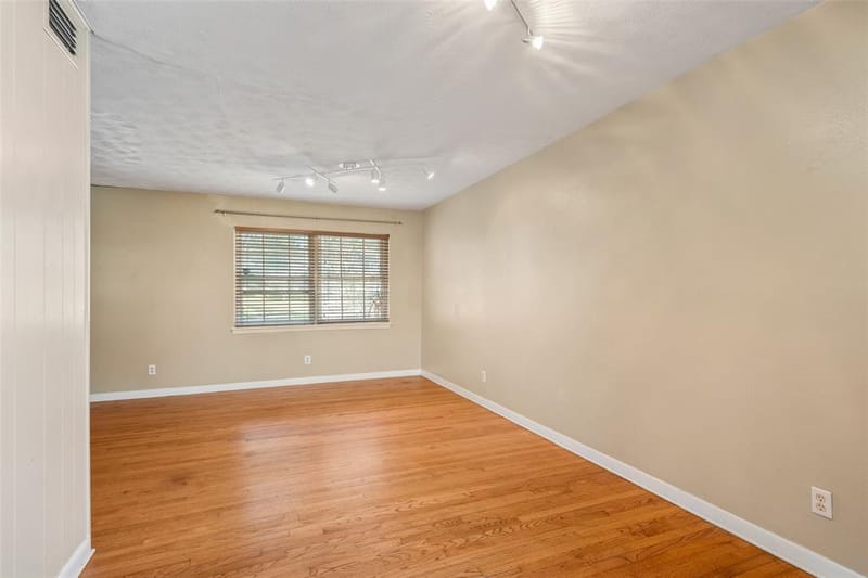 7735 Deer Trail Drive, Dallas TX 75238 - Photo 7