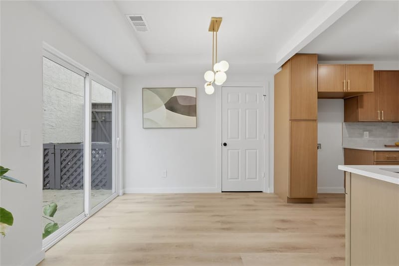 17118 Planters Row, Addison TX 75001 - Photo 6
