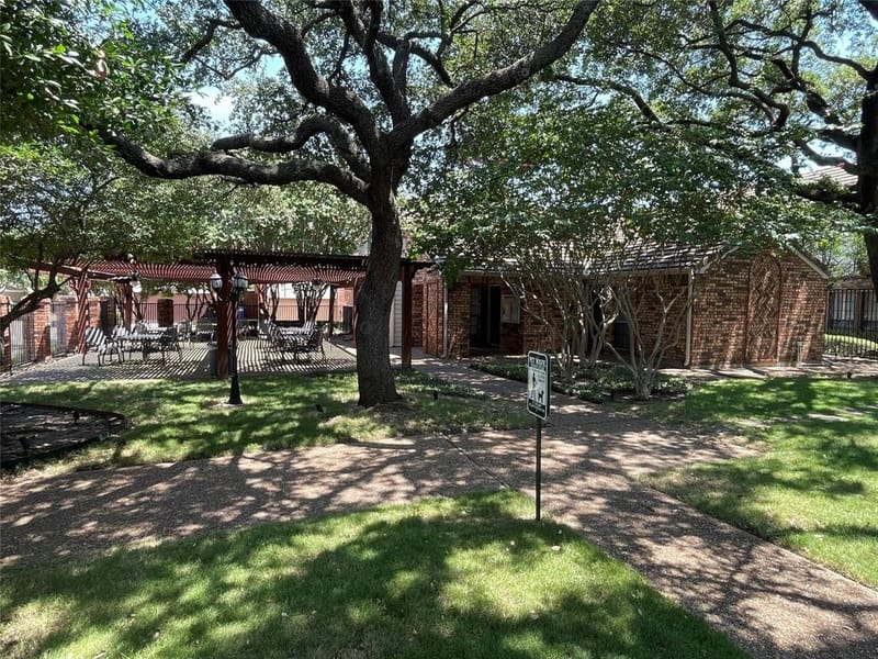17118 Planters Row, Addison TX 75001 - Photo 21