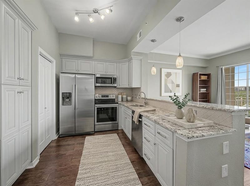 3225 Turtle Creek Boulevard # 632, Dallas TX 75219 - Photo 2