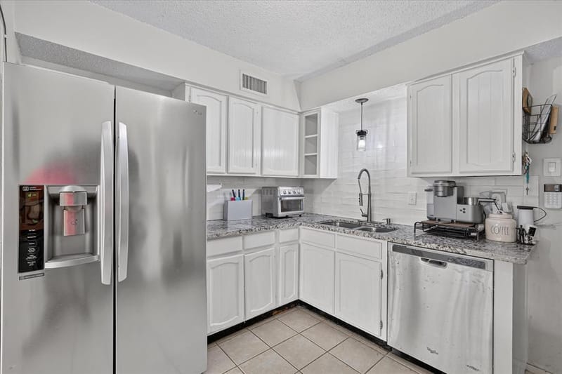 2806 Holy Cross Lane, Garland TX 75044 - Photo 7