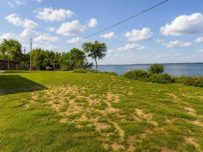 711 Crows Point, Lake Bridgeport TX 76426 - Photo 36