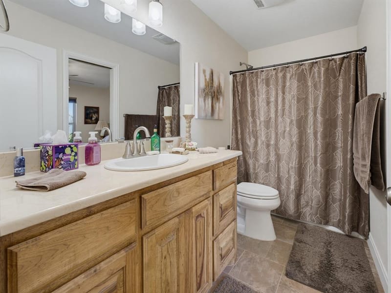 711 Crows Point, Lake Bridgeport TX 76426 - Photo 32