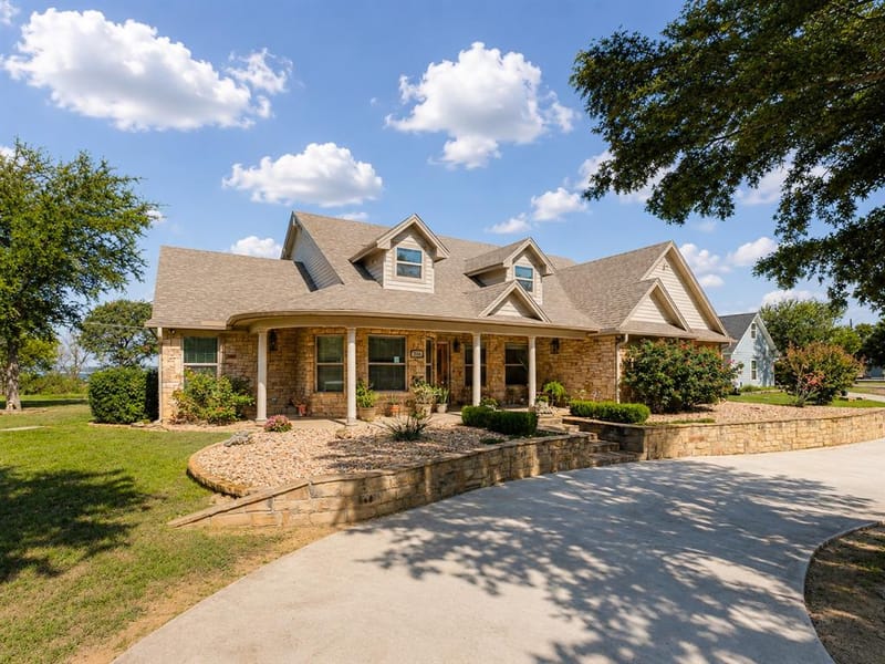711 Crows Point, Lake Bridgeport TX 76426 - Photo 5