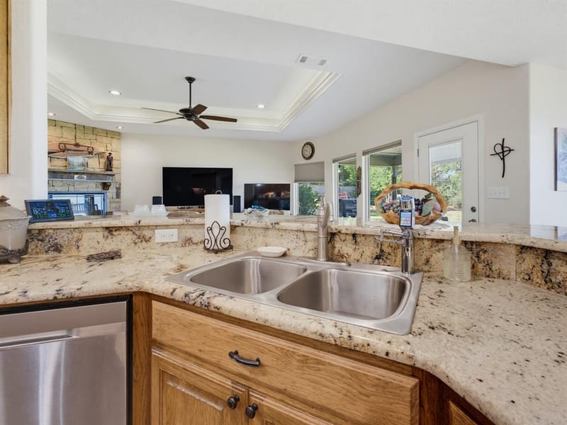 711 Crows Point, Lake Bridgeport TX 76426 - Photo 20