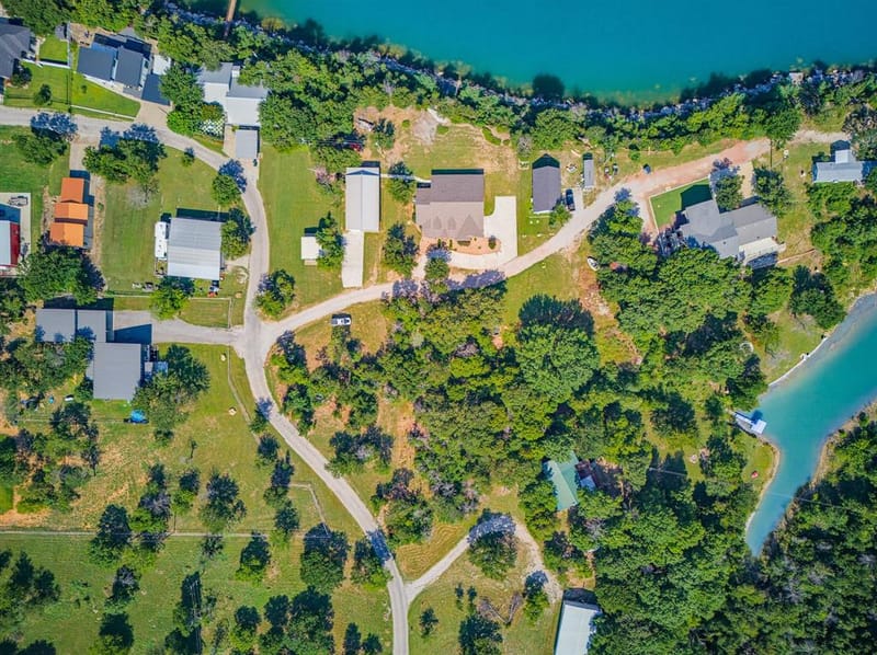 711 Crows Point, Lake Bridgeport TX 76426 - Photo 10