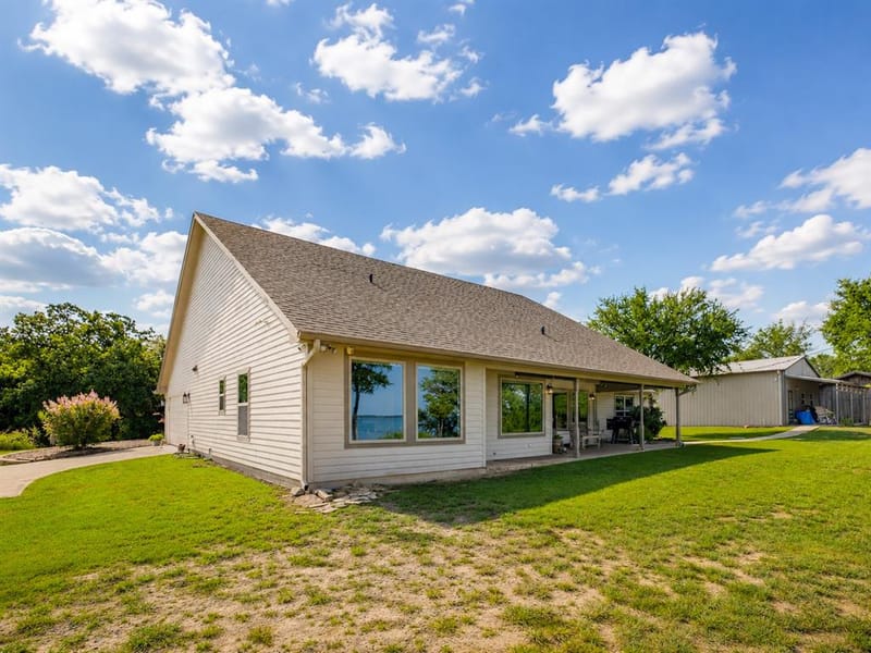 711 Crows Point, Lake Bridgeport TX 76426 - Photo 35