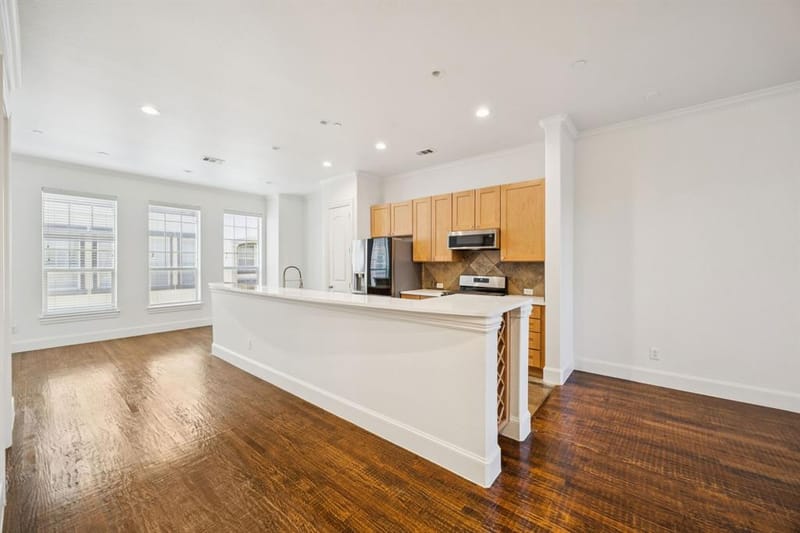 643 Senda, Irving TX 75039 - Photo 5