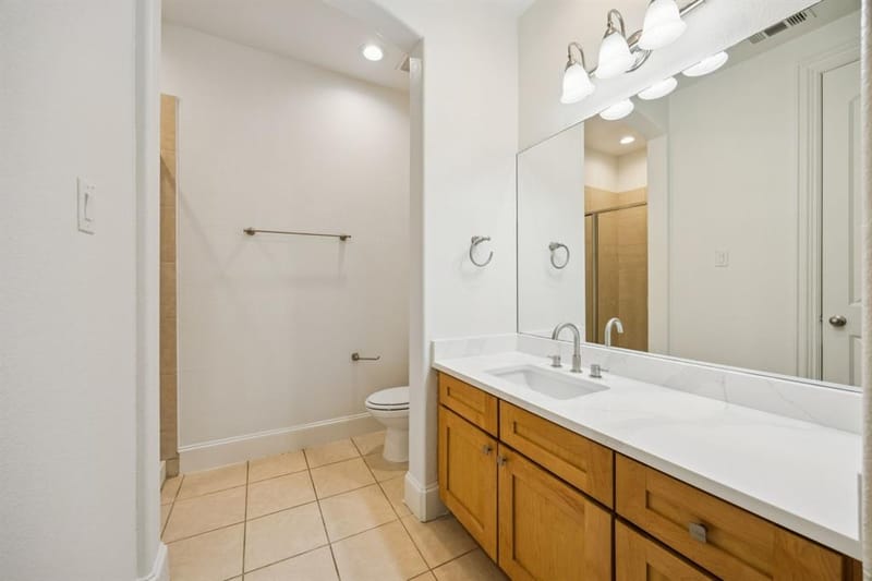 643 Senda, Irving TX 75039 - Photo 4