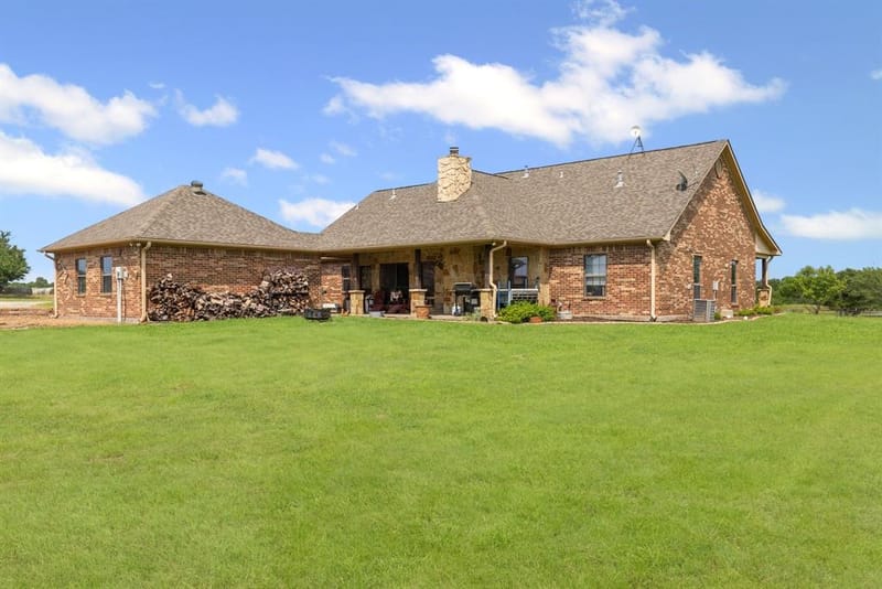 5562 County Road 1037, Celeste TX 75423 - Photo 6