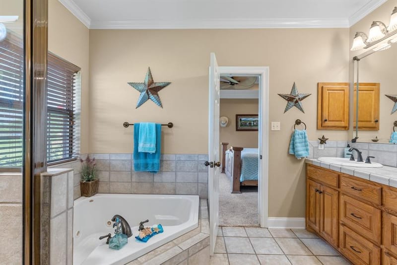 5562 County Road 1037, Celeste TX 75423 - Photo 17