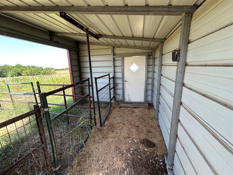 5562 County Road 1037, Celeste TX 75423 - Photo 36