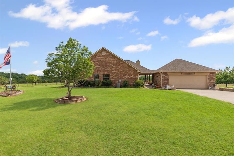 5562 County Road 1037, Celeste TX 75423 - Photo 5