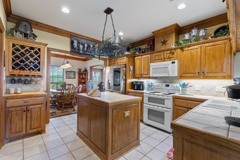 5562 County Road 1037, Celeste TX 75423 - Photo 10