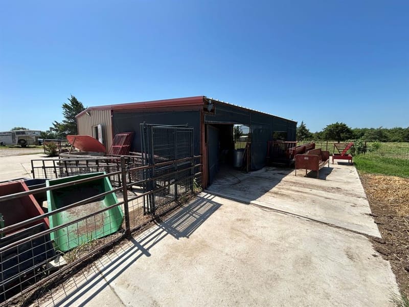 5562 County Road 1037, Celeste TX 75423 - Photo 33
