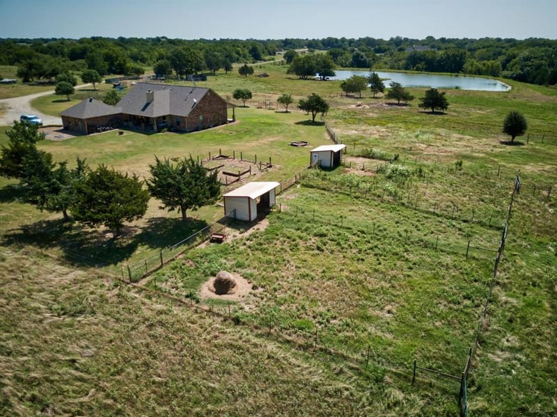 5562 County Road 1037, Celeste TX 75423 - Photo 37
